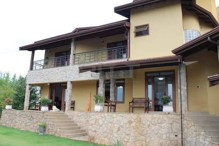 Casa à venda com 348m², 4 quartos e 3 vagas