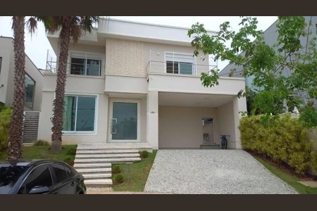 Casa à venda com 240m², 4 quartos e 2 vagas