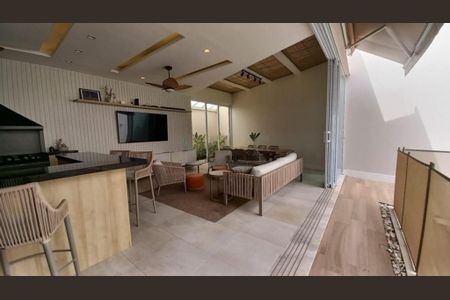 Casa à venda com 240m², 4 quartos e 2 vagas