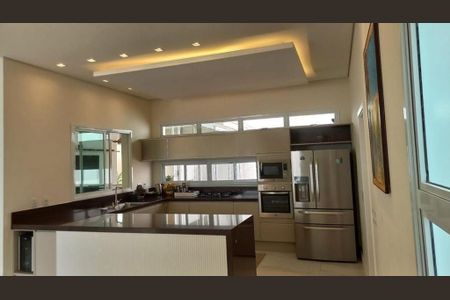 Casa à venda com 240m², 4 quartos e 2 vagas