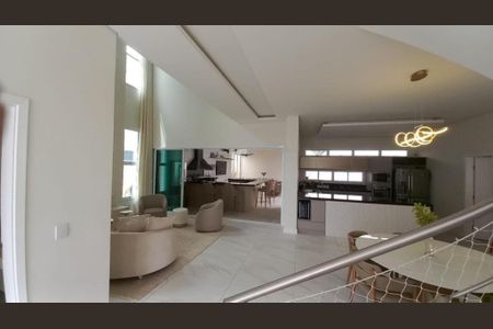 Casa à venda com 240m², 4 quartos e 2 vagas