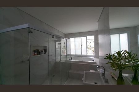 Casa à venda com 240m², 4 quartos e 2 vagas