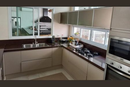 Casa à venda com 240m², 4 quartos e 2 vagas