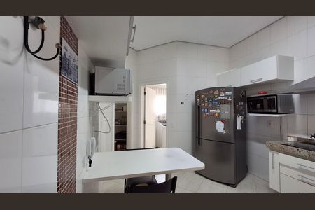 Casa de condomínio à venda com 370m², 5 quartos e 2 vagas Casa de condomínio à venda com 370m², 5 quartos e 2 vagasCozinha