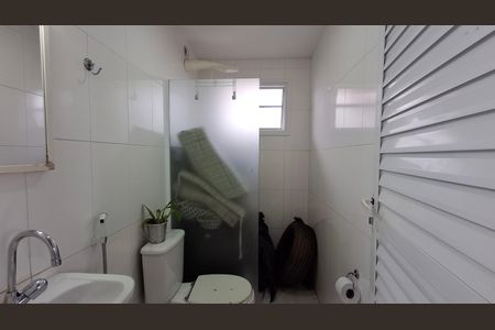 Casa de condomínio à venda com 370m², 5 quartos e 2 vagas Casa de condomínio à venda com 370m², 5 quartos e 2 vagasBanheiro de Serviço