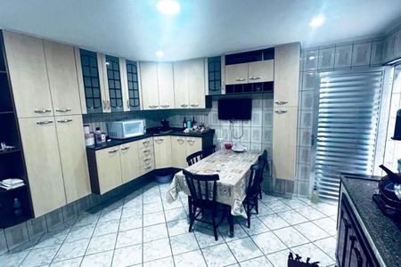 Casa à venda com 3 quartos, 199m² em Casa Grande, Diadema