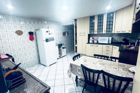 Casa à venda com 3 quartos, 199m² em Casa Grande, Diadema