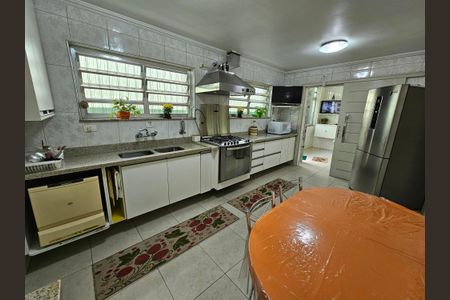 Casa à venda com 4 quartos, 324m² em Jardim Guanca, São Paulo
