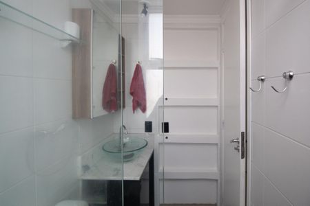 Apartamento à venda com 120m², 3 quartos e 1 vaga Apartamento à venda com 120m², 3 quartos e 1 vagaBanheiro da Suíte 1