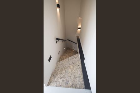 Apartamento à venda com 120m², 3 quartos e 1 vaga Apartamento à venda com 120m², 3 quartos e 1 vagaEscada