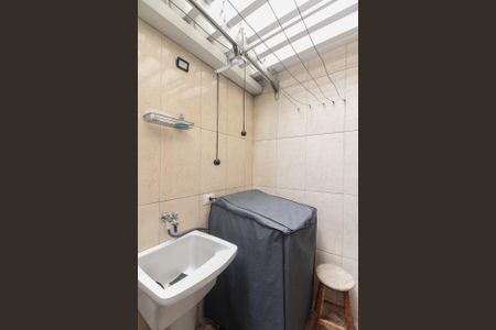 Casa de condomínio à venda com 55m², 2 quartos e 1 vagaÁrea de Serviço