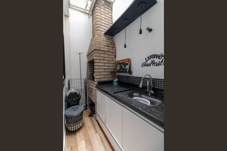 Casa de condomínio à venda com 70m², 2 quartos e 1 vagaÁrea de Serviço