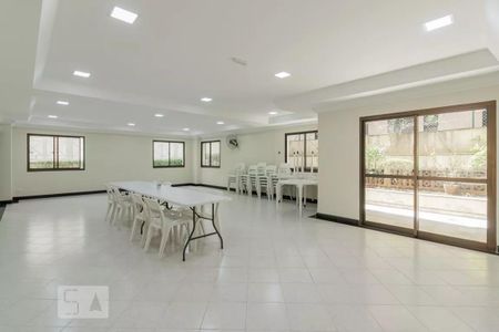 Apartamento para alugar com 200m², 2 quartos e 2 vagasÁrea comum - Salão de festas