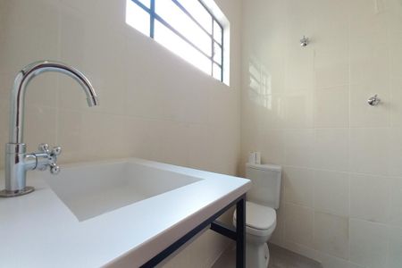 Casa à venda com 200m², 3 quartos e 3 vagasBanheiro da Suíte