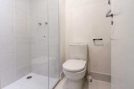Banheiro de kitnet/studio para alugar com 1 quarto, 25m² em Perdizes, São Paulo