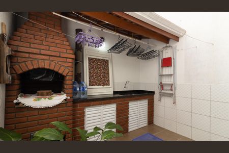 Casa à venda com 99m², 3 quartos e 2 vagas Casa à venda com 99m², 3 quartos e 2 vagasChurrasqueira