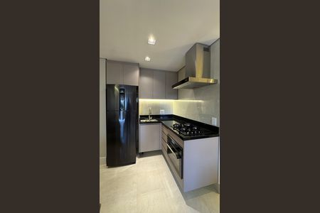 Cozinha de apartamento para alugar com 1 quarto, 46m² em Itaim Bibi, São Paulo
