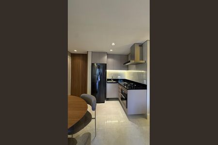 Cozinha de apartamento para alugar com 1 quarto, 46m² em Itaim Bibi, São Paulo