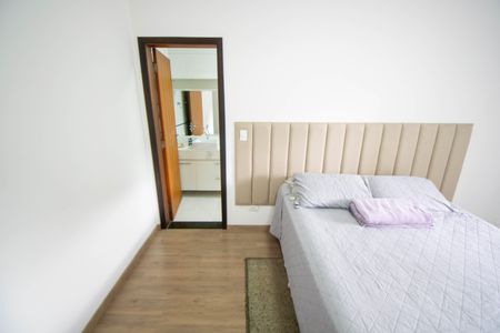 Casa à venda com 300m², 5 quartos e 7 vagasSuíte 1