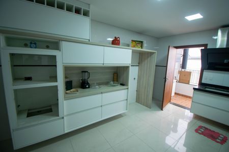 Casa à venda com 300m², 5 quartos e 7 vagasCozinha