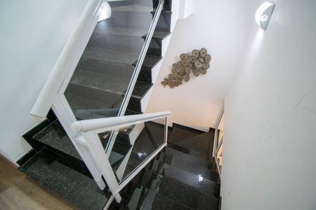 Casa à venda com 300m², 5 quartos e 7 vagasEscada