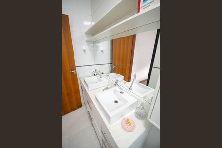 Casa à venda com 300m², 5 quartos e 7 vagasBanheiro da Suíte 1