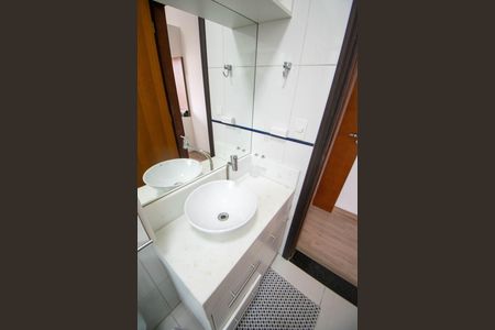 Casa à venda com 300m², 5 quartos e 7 vagasBanheiro da Suíte 3