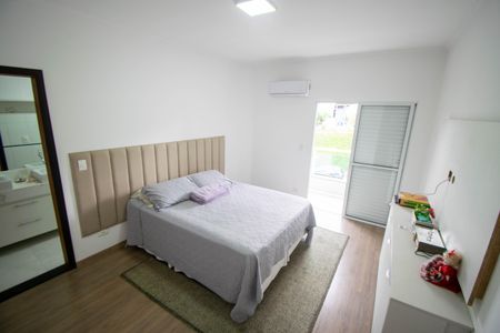 Casa à venda com 300m², 5 quartos e 7 vagasSuíte 1