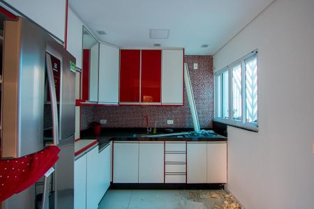 Casa à venda com 167m², 3 quartos e 2 vagas Casa à venda com 167m², 3 quartos e 2 vagasCozinha