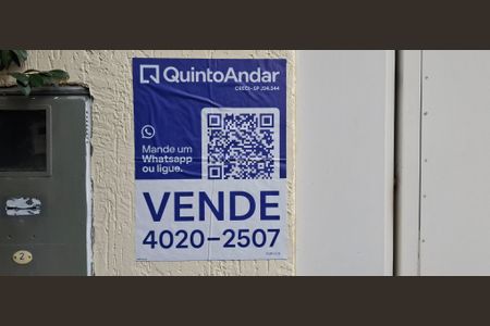 Casa à venda com 167m², 3 quartos e 2 vagas Casa à venda com 167m², 3 quartos e 2 vagasPlaquinha