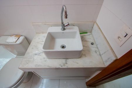 Casa à venda com 167m², 3 quartos e 2 vagas Casa à venda com 167m², 3 quartos e 2 vagasBanheiro da Suíte 2