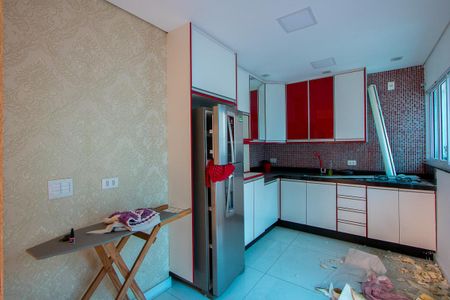 Casa à venda com 167m², 3 quartos e 2 vagas Casa à venda com 167m², 3 quartos e 2 vagasCozinha