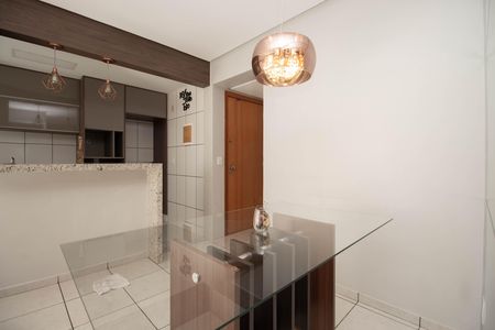 Apartamento para alugar com 75m², 2 quartos e 1 vagaSala