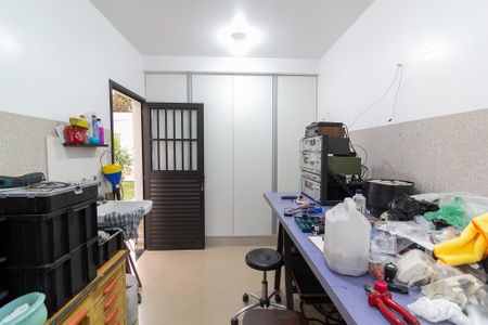 Casa à venda com 370m², 3 quartos e 5 vagasQuarto de Serviço