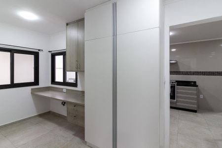 Casa à venda com 370m², 3 quartos e 5 vagasEscritório