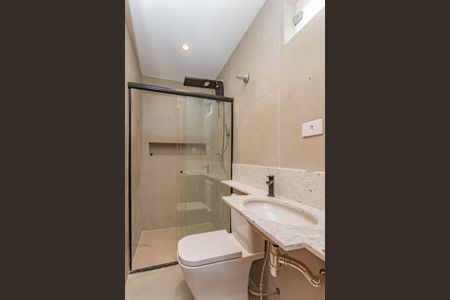 Banheiro de kitnet/studio para alugar com 1 quarto, 33m² em Aclimação, São Paulo