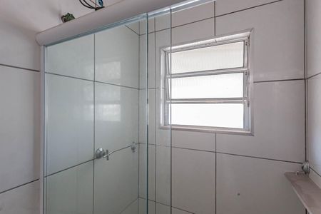 Banheiro de casa para alugar com 1 quarto, 45m² em Vila Brasilina, São Paulo