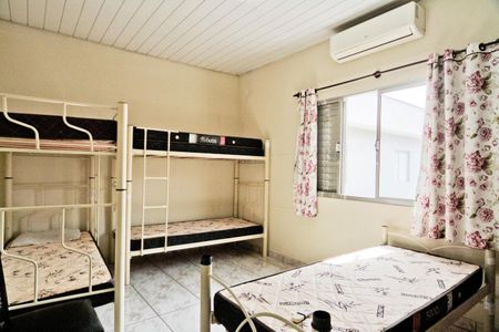 Casa à venda com 214m², 4 quartos e 5 vagasQuarto