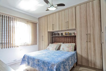 Casa à venda com 214m², 4 quartos e 5 vagasQuarto 2