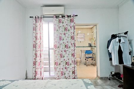 Casa à venda com 214m², 4 quartos e 5 vagasSuíte 1