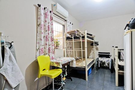 Casa à venda com 214m², 4 quartos e 5 vagasSuíte 2