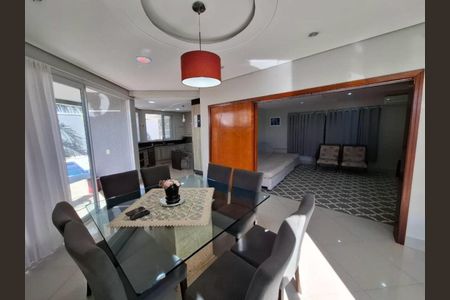 Foto 01 de casa de condomínio à venda com 4 quartos, 450m² em Swiss Park, Campinas