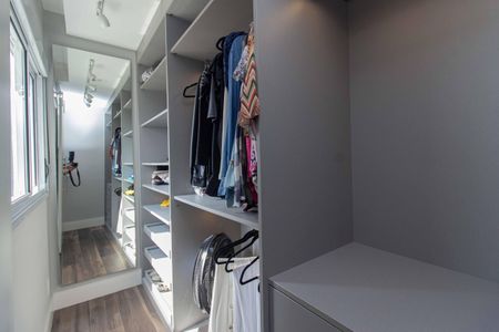 Apartamento à venda com 247m², 4 quartos e 4 vagasCloset da Suíte 3