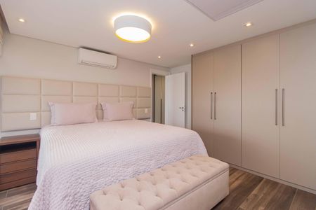 Apartamento à venda com 247m², 4 quartos e 4 vagasSuíte 1