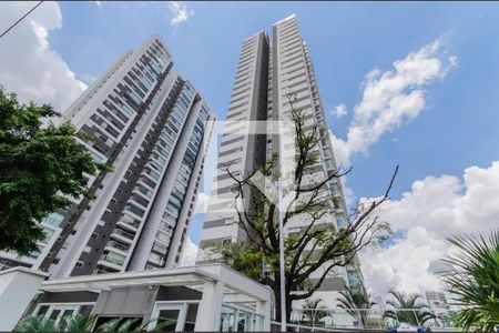 Apartamento à venda com 247m², 4 quartos e 4 vagasFachada e portaria