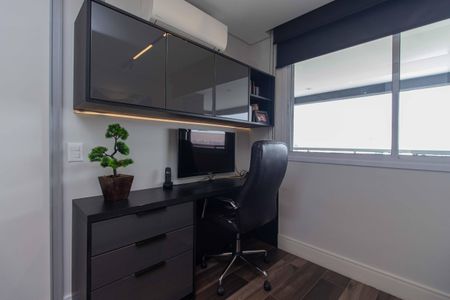 Apartamento à venda com 247m², 4 quartos e 4 vagasEscritório