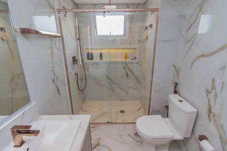 Apartamento à venda com 247m², 4 quartos e 4 vagasBanheiro da Suíte 1