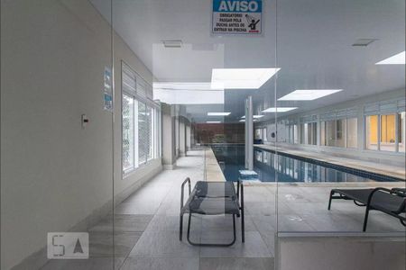 Apartamento à venda com 247m², 4 quartos e 4 vagasÁrea comum - Piscina coberta