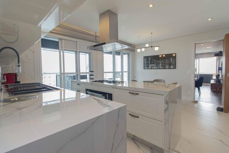 Apartamento à venda com 247m², 4 quartos e 4 vagasCozinha