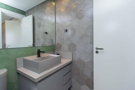 Apartamento à venda com 247m², 4 quartos e 4 vagasBanheiro da Suíte 2